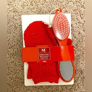 Modern expressions Essentials Exfoliating Mitt & 4-in-1 Foot File - Red - NWT